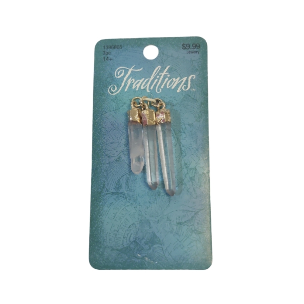 FREE WITH BUNDLE 🆕Traditions - Natural Quartz Dagger Charms Pendants